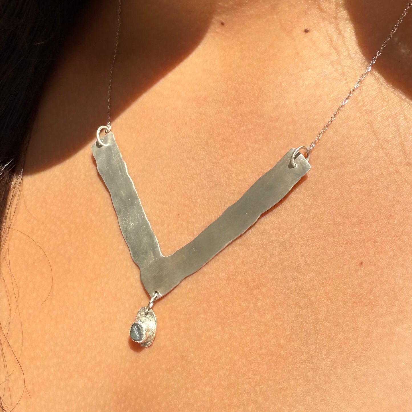 V-Point Montana Sapphire Necklace