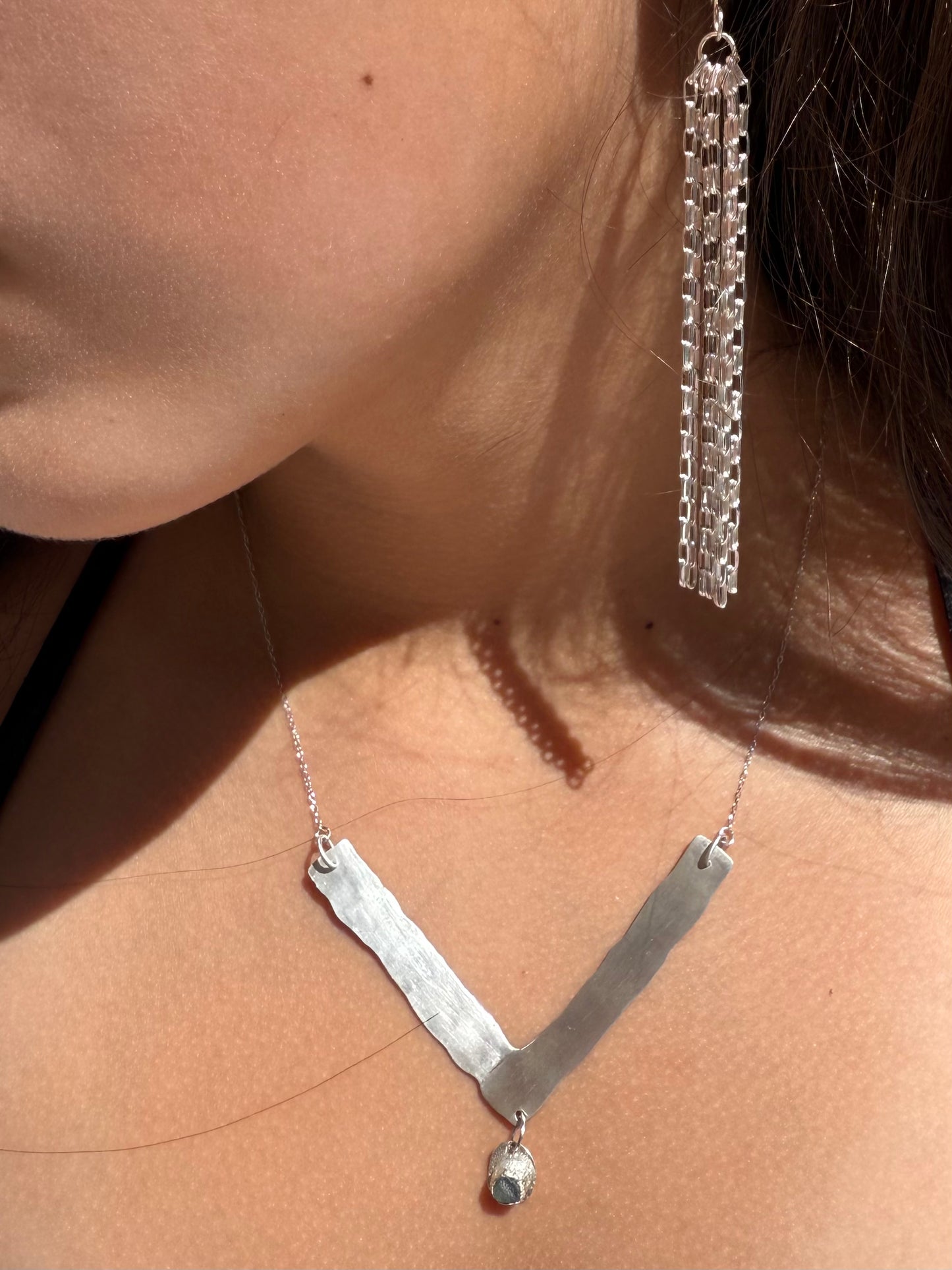 V-Point Montana Sapphire Necklace