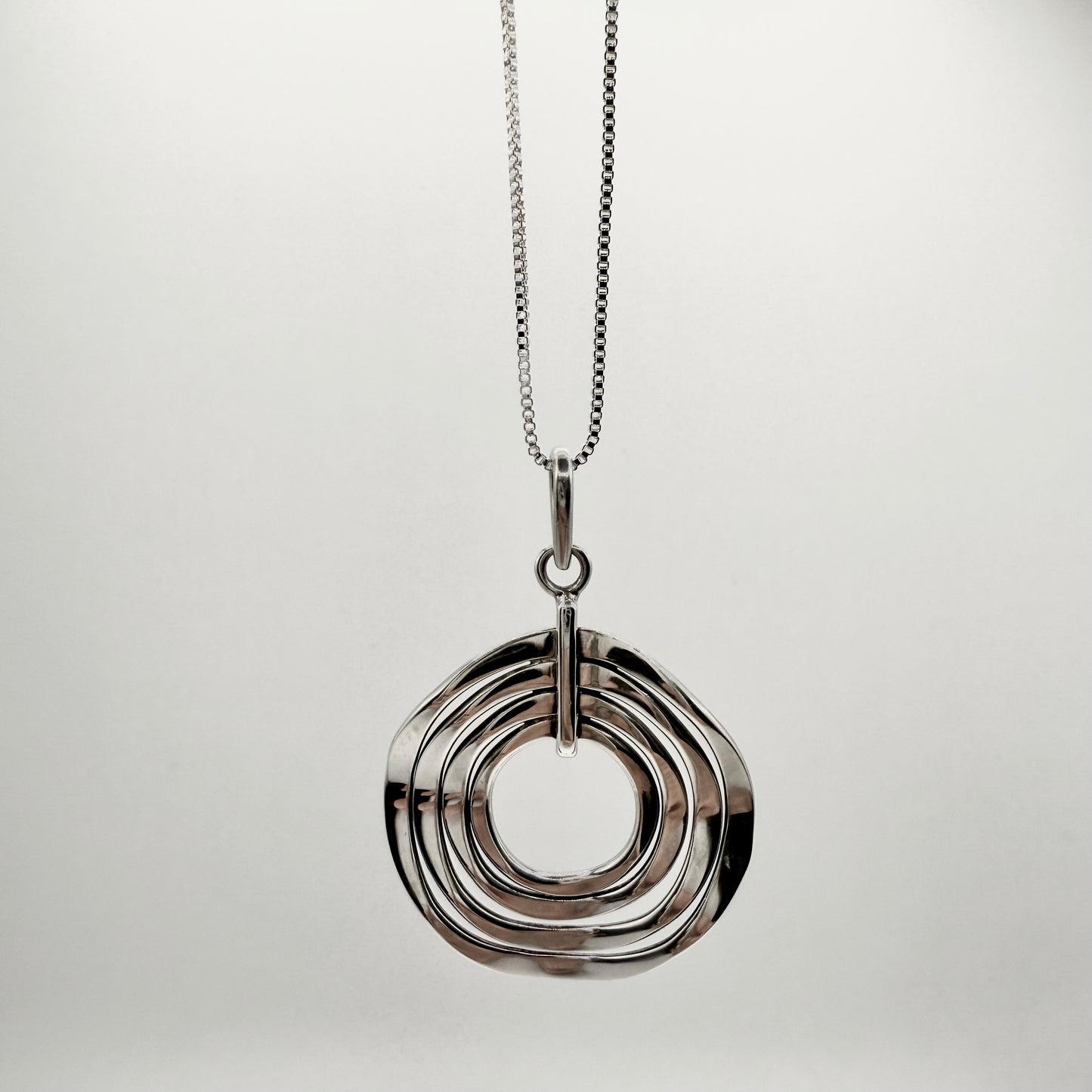 Vintage 1990s Sterling Silver Spiral Circle Pendant Necklace